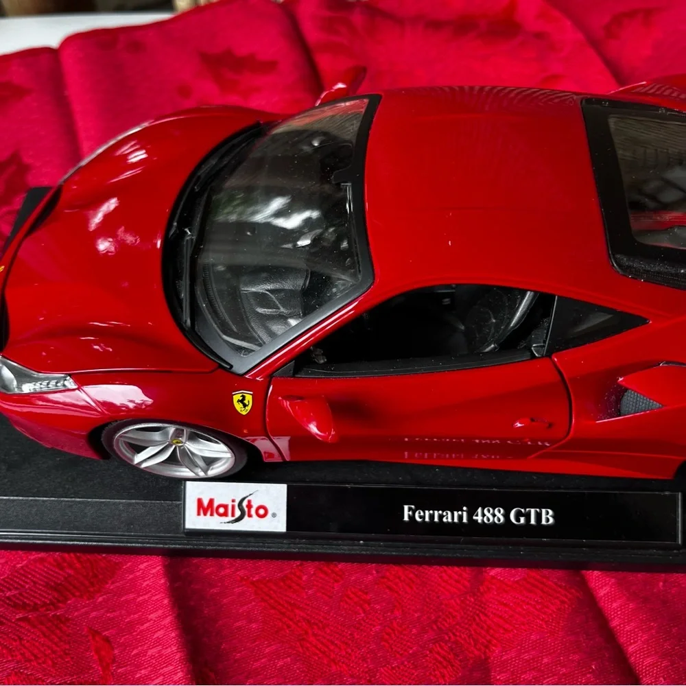 Maisto Ferrari 488 GTB Diecast Model attached on stand. - Picture 3 of 8